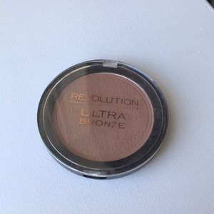 Makeup Revolution Ultra Bronze